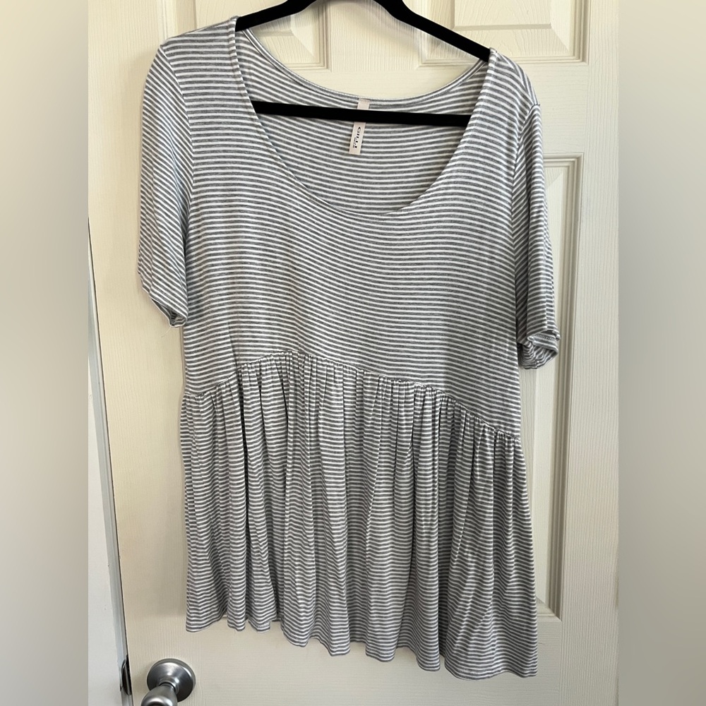 Gray and white flowy top